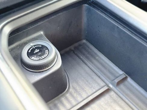 Used 2025 Ford Expedition Active image 25