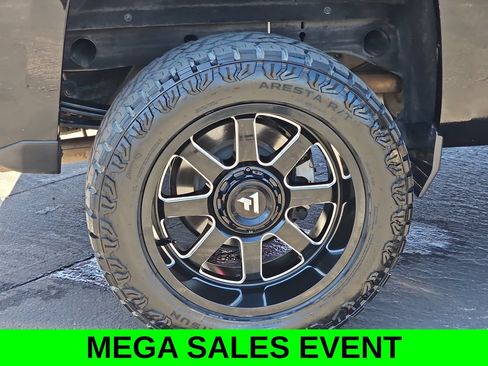 Used 2018 Chevrolet Silverado 1500 LT w/ All Star Edition AWD/4WD image 36