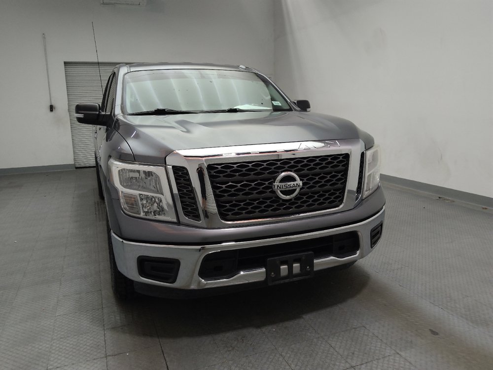 Used 2017 Nissan Titan SV RWD image 14