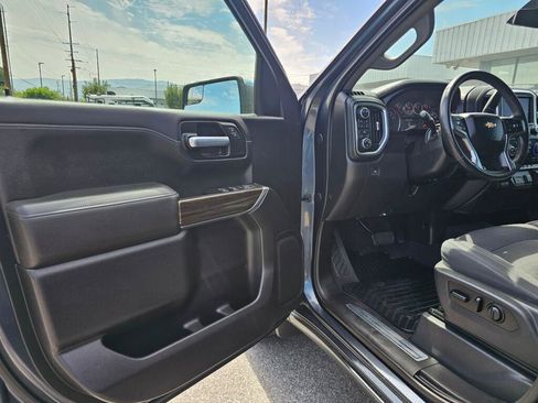 Used 2021 Chevrolet Silverado 1500 LT w/ Z71 Off-Road Package AWD/4WD image 20
