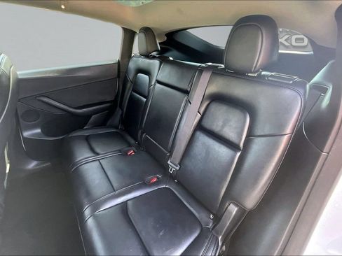 Used 2023 Tesla Model Y Long Range AWD/4WD image 19
