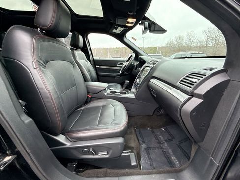 Used 2018 Ford Explorer Sport w/ Equipment Group 401A image 26