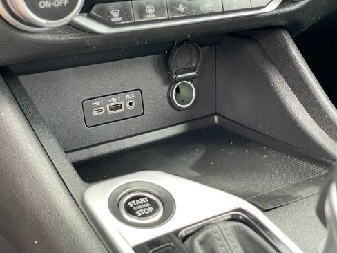 Certified 2023 Nissan Sentra SV FWD image 18