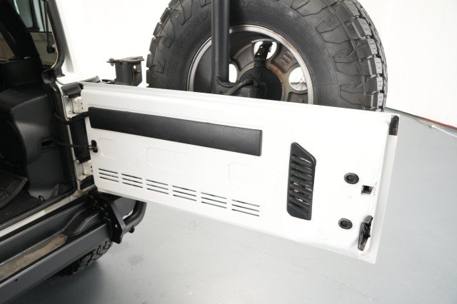 Used 2014 Jeep Wrangler Unlimited Rubicon w/ Connectivity Group AWD/4WD image 49