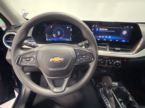 Used 2024 Chevrolet Trax LT image 33