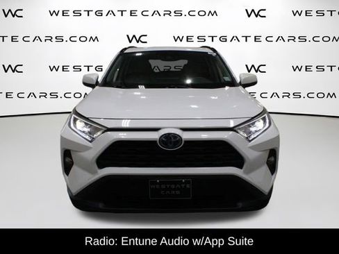 Used 2019 Toyota RAV4 XLE AWD/4WD image 4