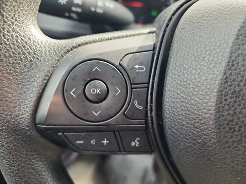 Used 2020 Toyota RAV4 XLE w/ Carpet Mat Package image 19