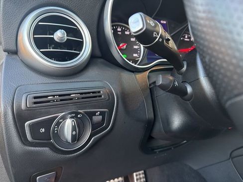 Used 2021 Mercedes-Benz GLC 300 4MATIC image 28