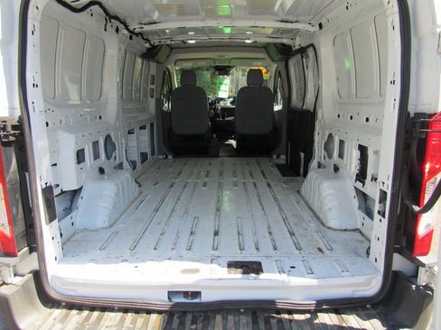 Used 2018 Ford Transit 250 130 Low Roof RWD image 9