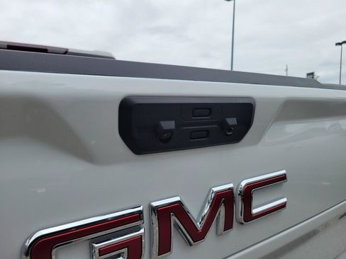New 2026 GMC Sierra 1500 SLT AWD/4WD image 7
