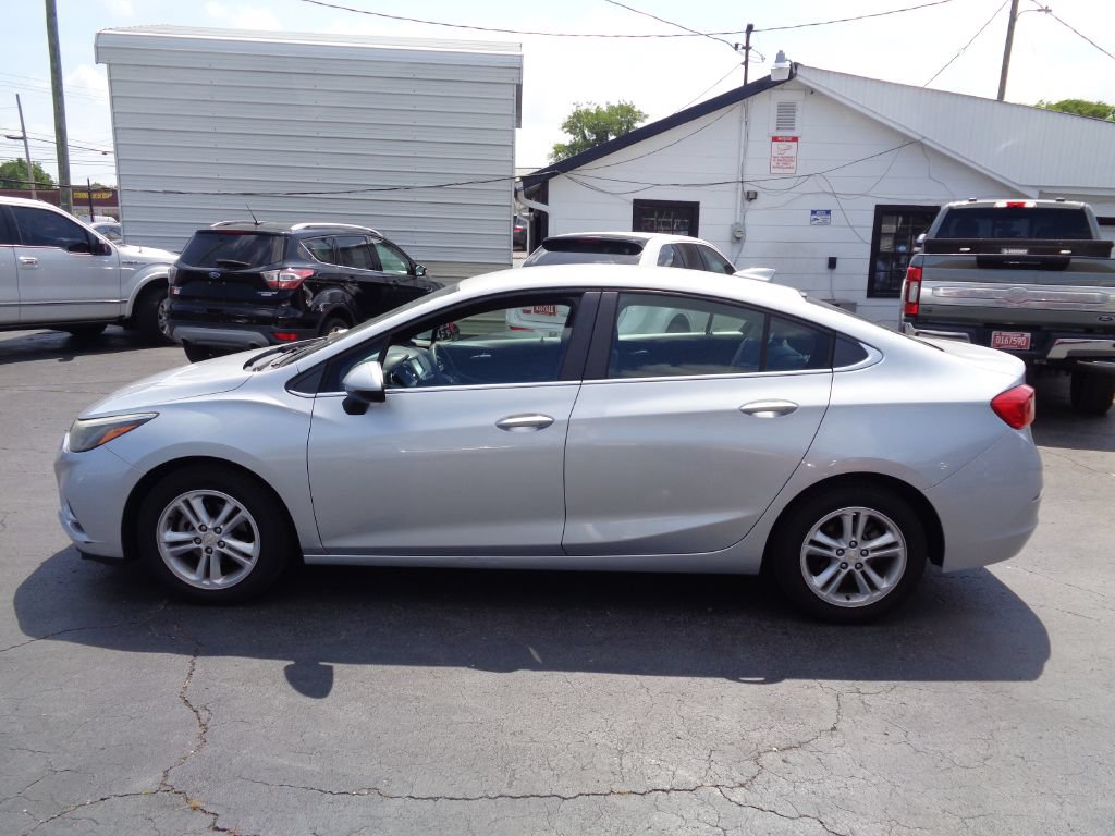 Used 2016 Chevrolet Cruze LT FWD image 1