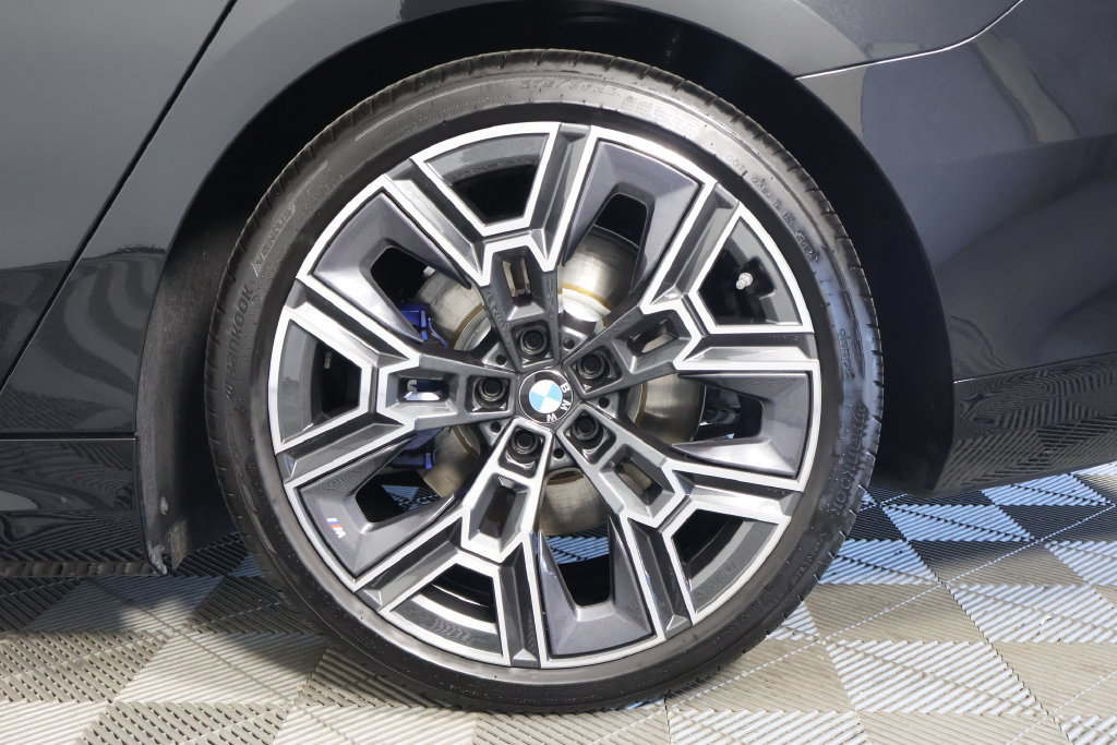 Used 2026 BMW i5 eDrive40 w/ M Sport Package AWD/4WD image 8