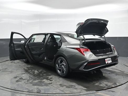 New 2026 Hyundai Elantra Limited FWD image 53
