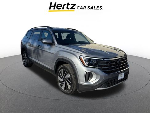 Used 2025 Volkswagen Atlas SE image 1