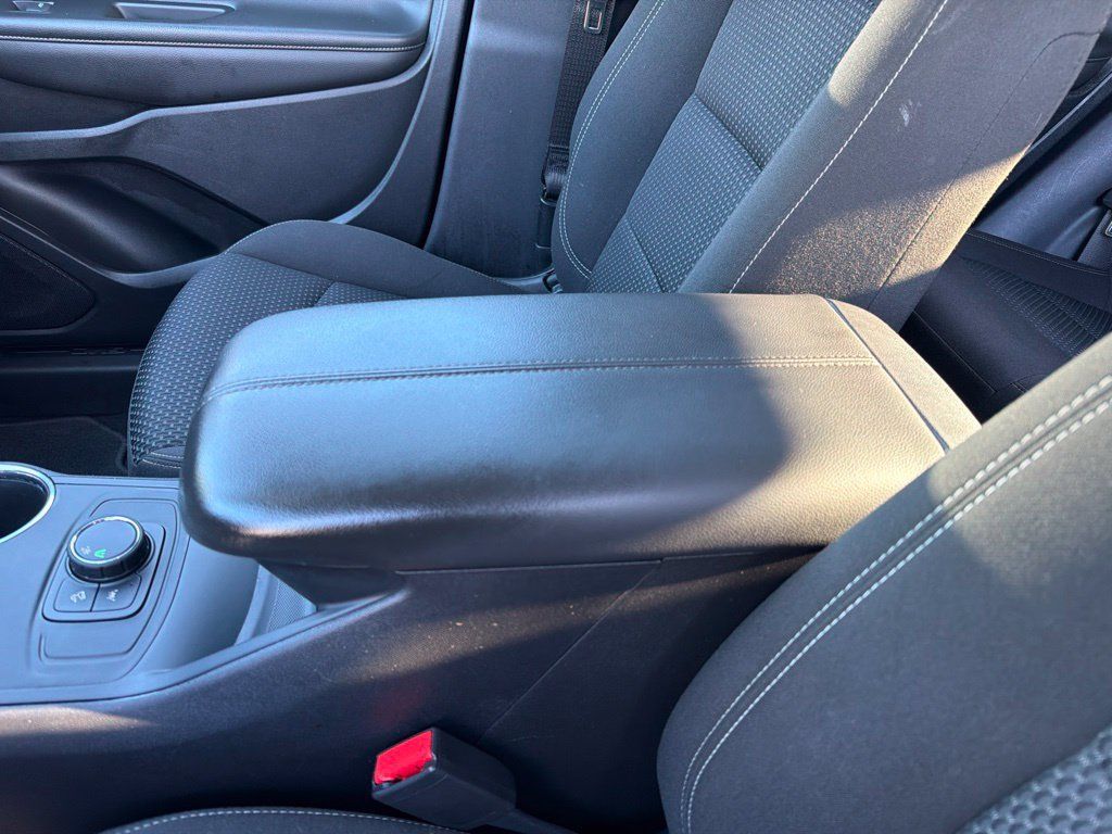 Used 2023 GMC Terrain SLE w/ Elevation Edition FWD image 13