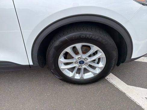 Used 2020 Ford Escape SE image 25