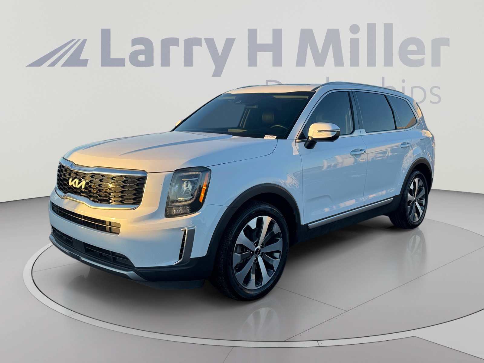 Used 2022 Kia Telluride S AWD/4WD image 1