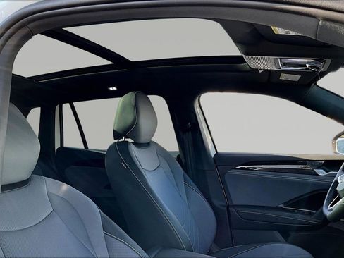 New 2026 Volkswagen Tiguan SE R-Line image 27