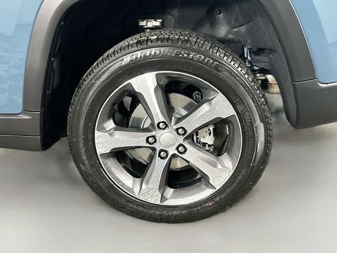 New 2026 Jeep Grand Cherokee Limited image 17