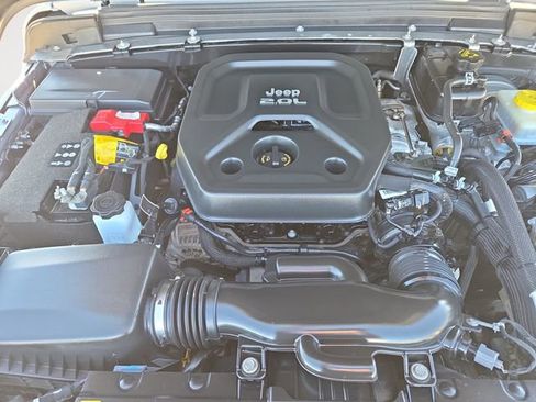 Used 2021 Jeep Wrangler Unlimited Sahara image 29