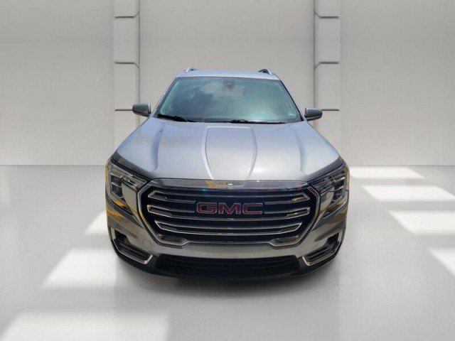 Used 2024 GMC Terrain SLT FWD image 2