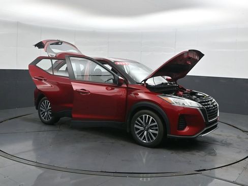 Used 2023 Nissan Kicks SV image 49