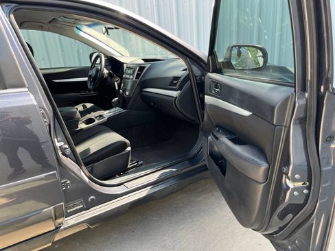 Used 2013 Subaru Outback 2.5i Premium w/ All-Weather Pkg AWD/4WD image 16