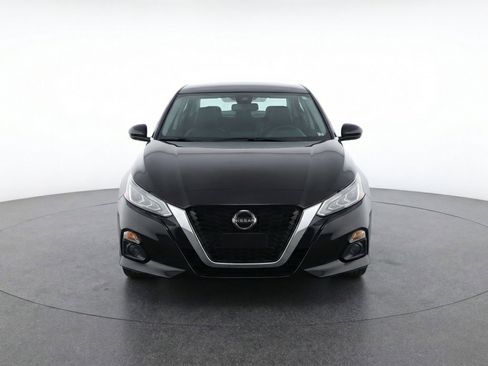 Used 2025 Nissan Altima 2.5 SV FWD image 2