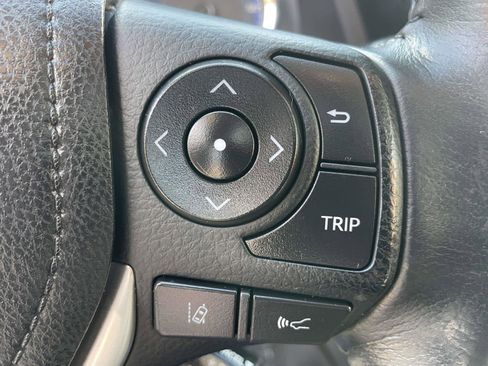 Used 2019 Toyota Corolla SE image 19