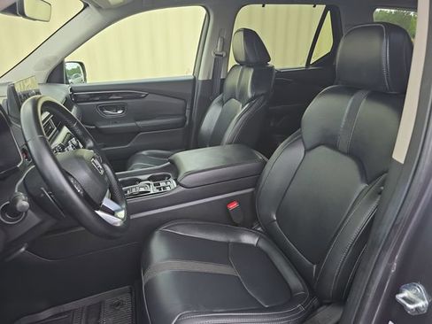 Used 2025 Honda Pilot EX-L image 15
