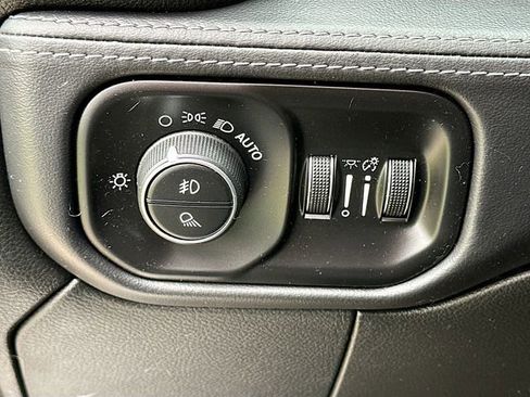 Used 2019 RAM 3500 Limited AWD/4WD image 11