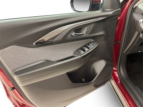 Used 2023 Chevrolet TrailBlazer LT w/ Convenience Package image 13