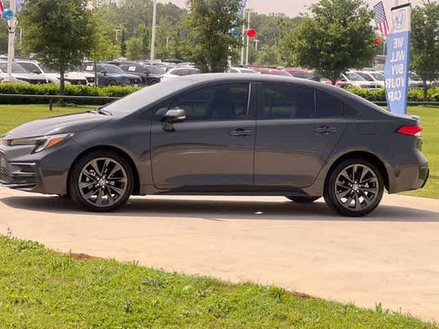 Used 2023 Toyota Corolla SE FWD image 4