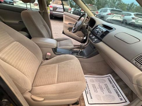 Used 2005 Toyota Camry LE FWD image 39