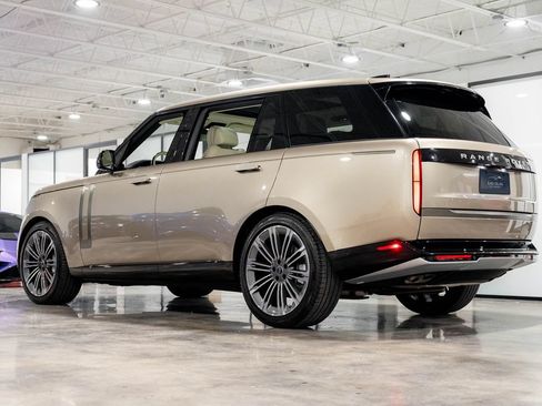 Used 2024 Land Rover Range Rover Long Wheelbase SE AWD/4WD image 6