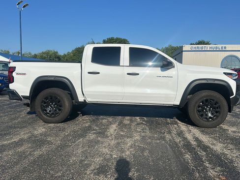 Used 2024 Chevrolet Colorado Trail Boss AWD/4WD image 4