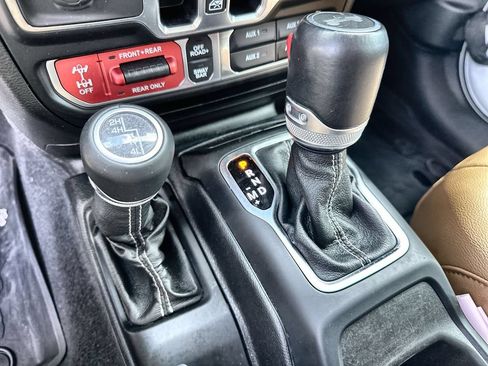 Used 2021 Jeep Wrangler Unlimited Rubicon AWD/4WD image 26