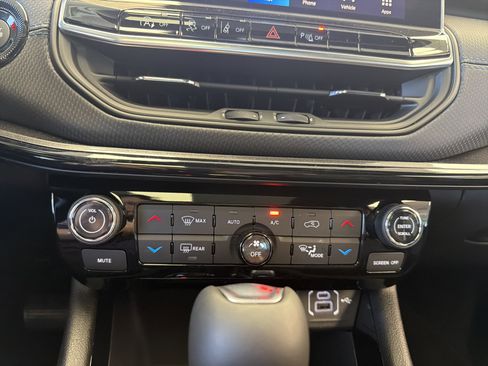 New 2026 Jeep Compass Limited w/ Sun, Sound & Navigation Group AWD/4WD image 22