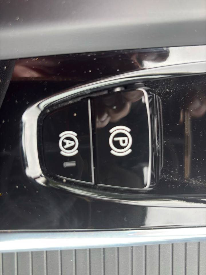 Used 2024 Volvo XC60 B5 Core w/ Protection Package Premier AWD/4WD image 15