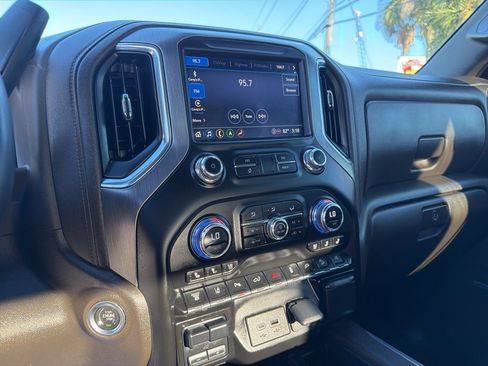 Used 2023 GMC Sierra 2500 Denali w/ Denali Ultimate Package image 11