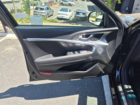 Used 2026 Genesis G70 2.5T Prestige RWD image 9