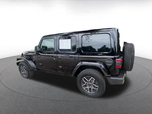 Used 2025 Jeep Wrangler Unlimited Sahara AWD/4WD image 10