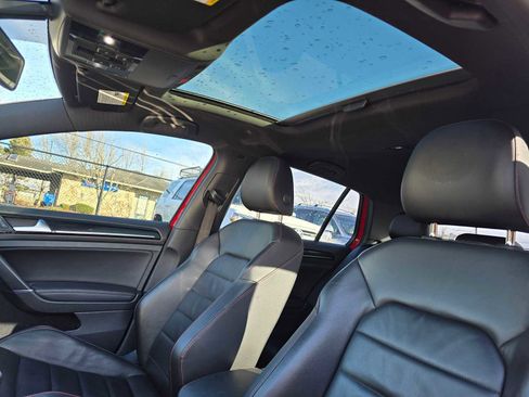 Used 2016 Volkswagen GTI SE image 22