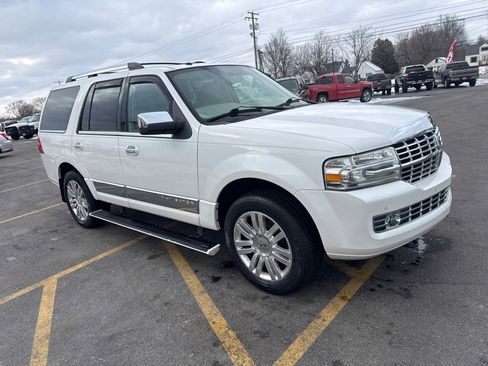 Used 2012 Lincoln Navigator 4WD image 4