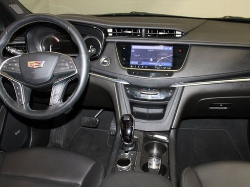 Used 2025 Cadillac XT5 Premium Luxury image 12