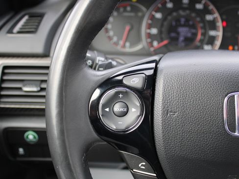 Used 2017 Honda Accord Sport image 12