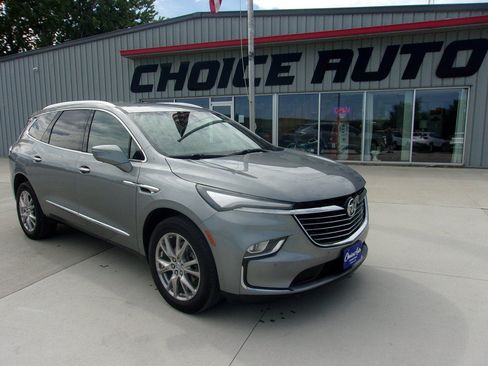 Used 2024 Buick Enclave Premium AWD/4WD image 1