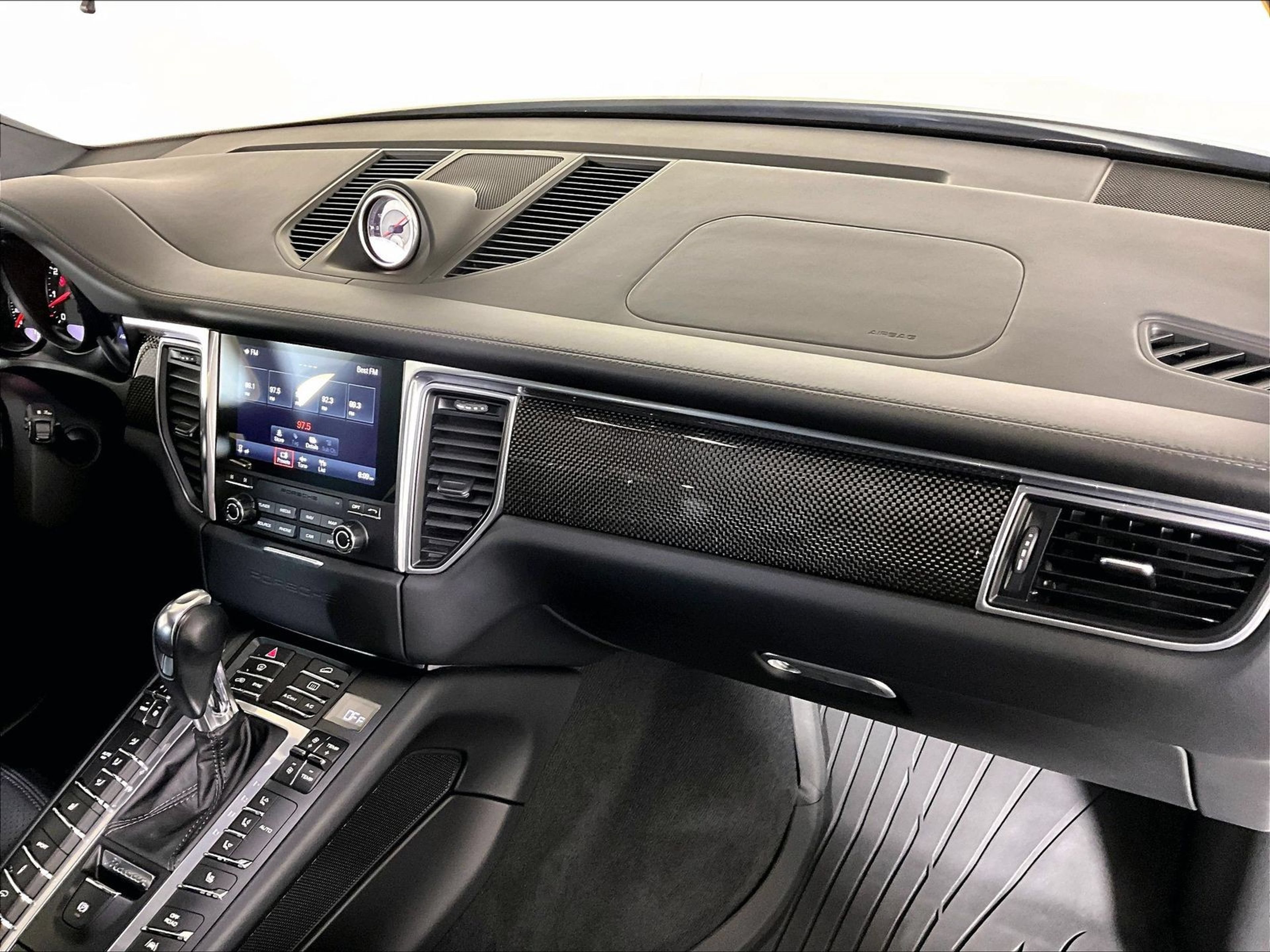 Used 2017 Porsche Macan GTS AWD/4WD image 17