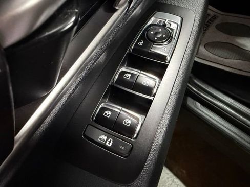 Used 2025 Kia Telluride S FWD image 13
