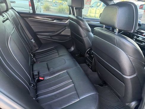 Used 2021 BMW M550i xDrive AWD/4WD image 30